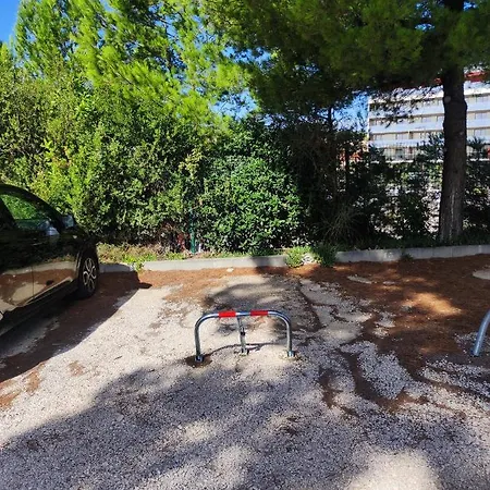 Grand Studio, Coin Nuit, Piscine, Parking Gratuit
