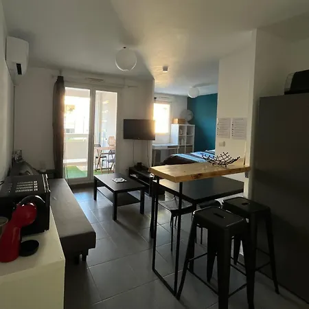 Grand Studio, Coin Nuit, Piscine, Parking Gratuit Apartment